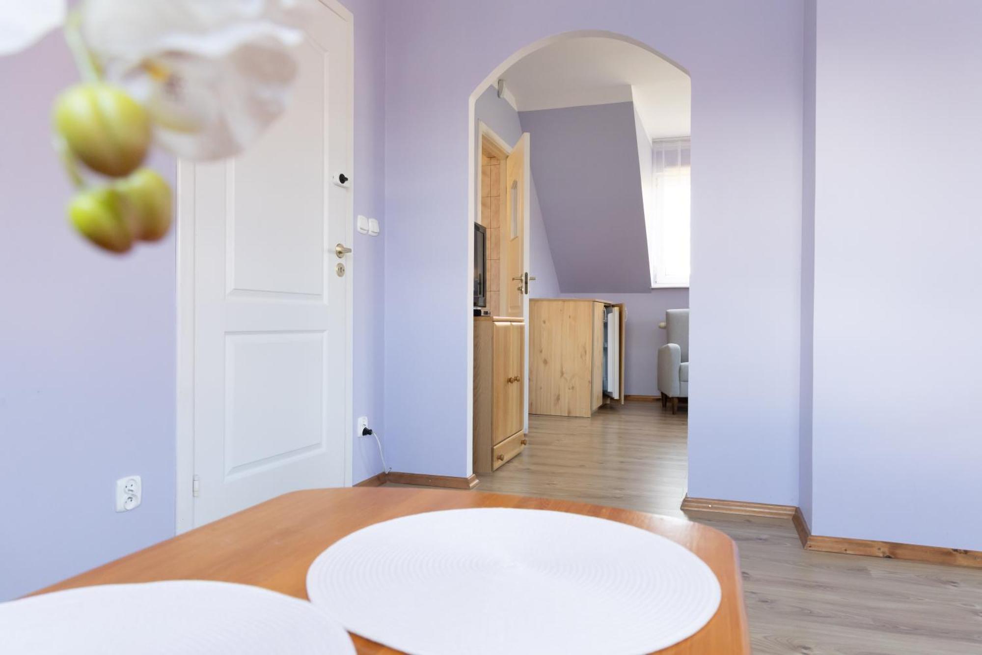 Homestay Kolorowy Dom Letniskowy Debki