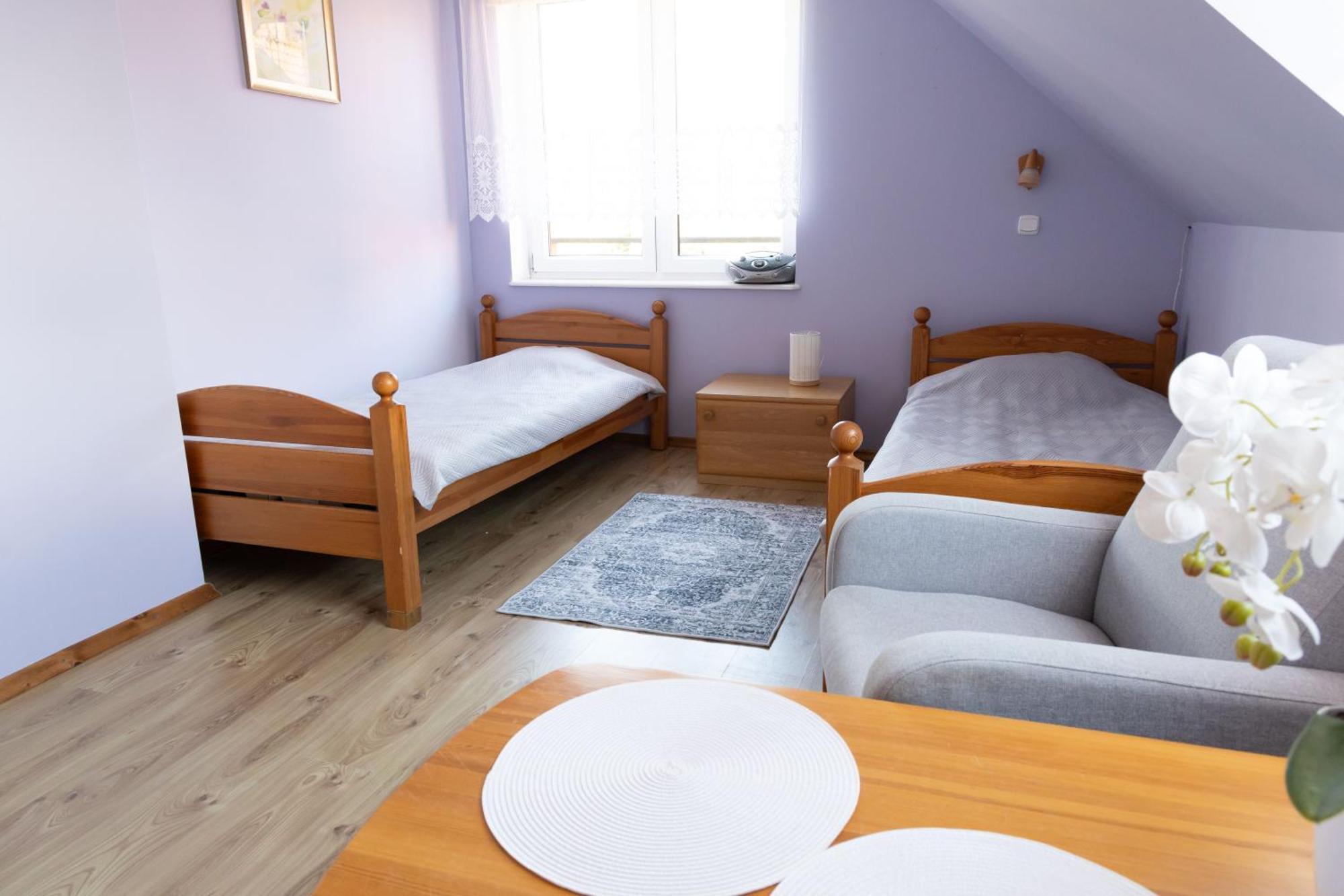 Homestay Kolorowy Dom Letniskowy *