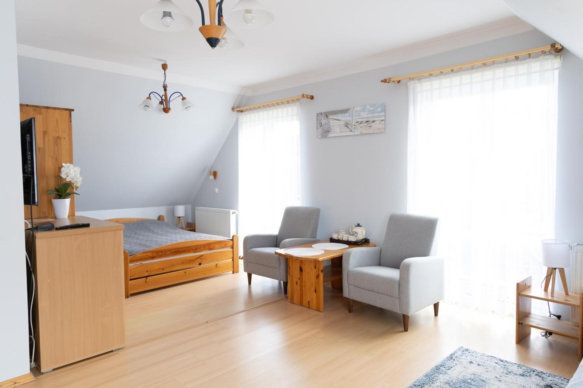 Homestay Kolorowy Dom Letniskowy Debki