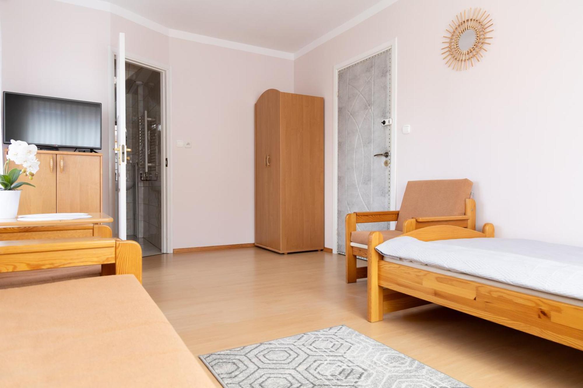 Homestay Kolorowy Dom Letniskowy Debki