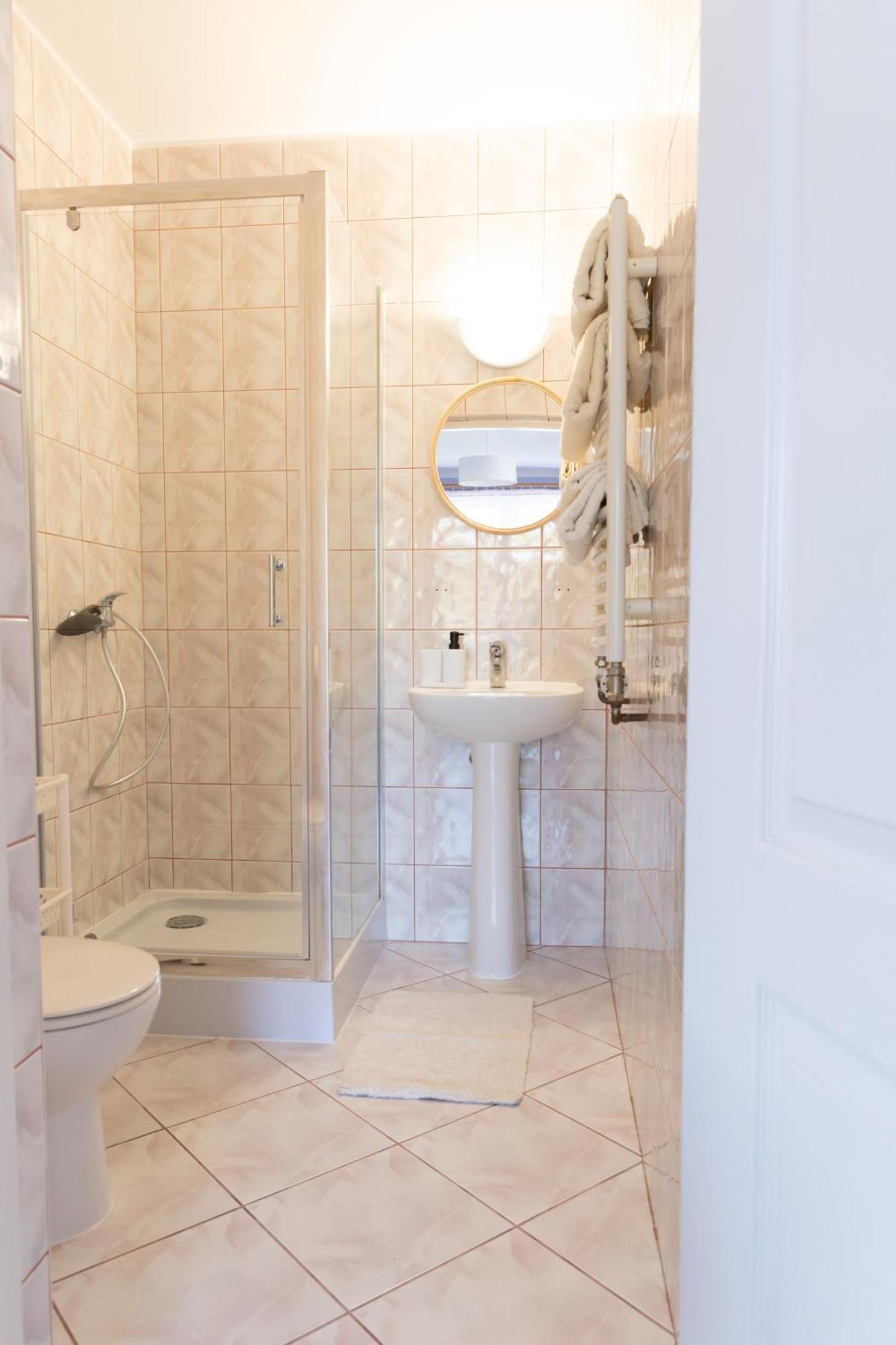 Homestay Kolorowy Dom Letniskowy *