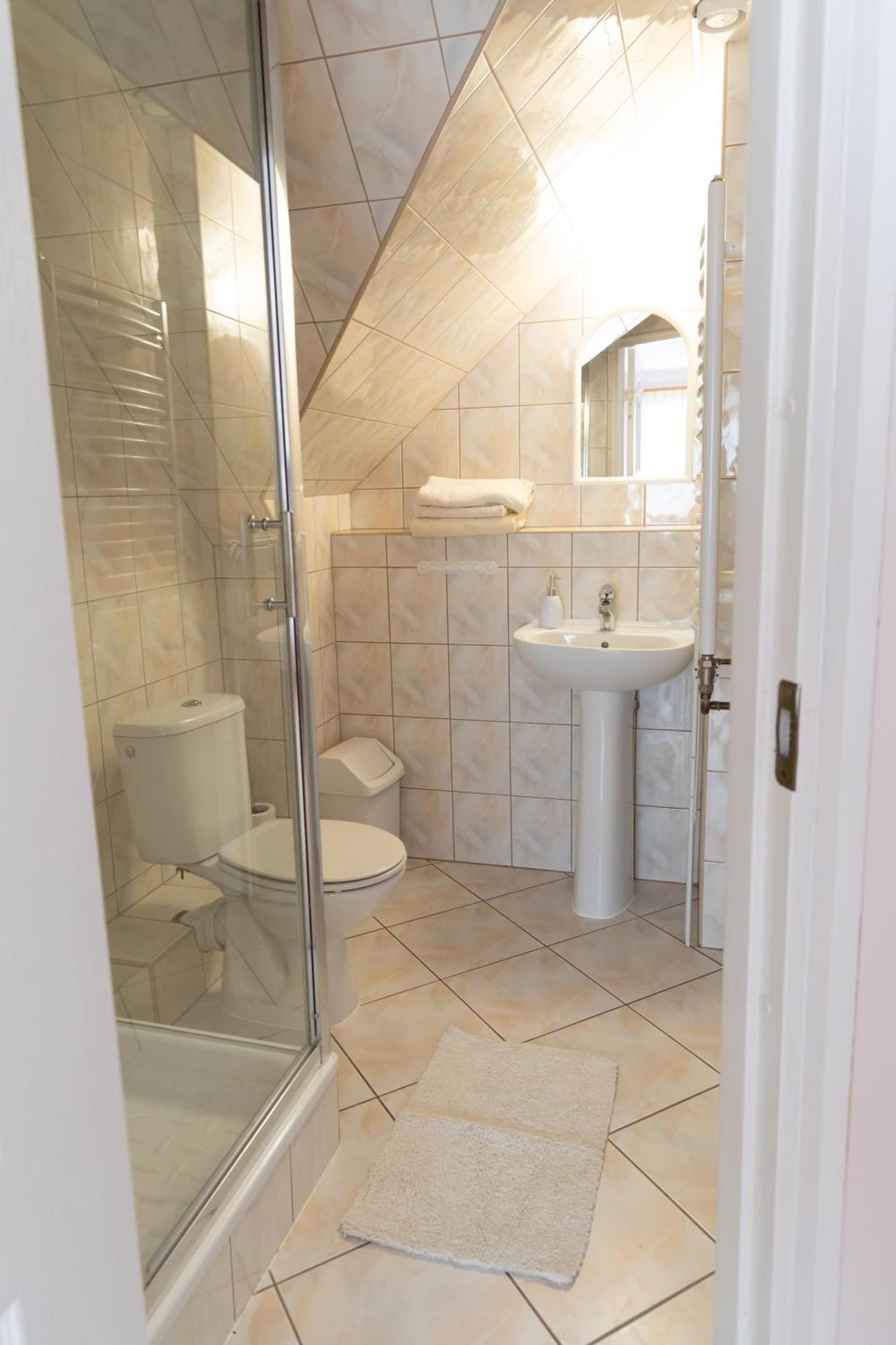 Homestay Kolorowy Dom Letniskowy Debki